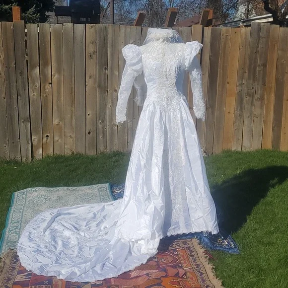 Amp Bridal | Dresses | 9s Amp Bridal Wedding Dress Wlong Convertible Train Juliet Lace Sleeves Sz 0 | Poshmark Amp Bridal | Dresses | 9s Amp Bridal Wedding Dress Wlong Convertible Train Juliet Lace Sleeves Sz 0 | Poshmark